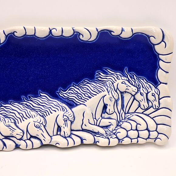 1994 Heart Land Studios Wild Horses Pottery Tray by Lyn Ulick - Stunning Design - Picture 4 of 10